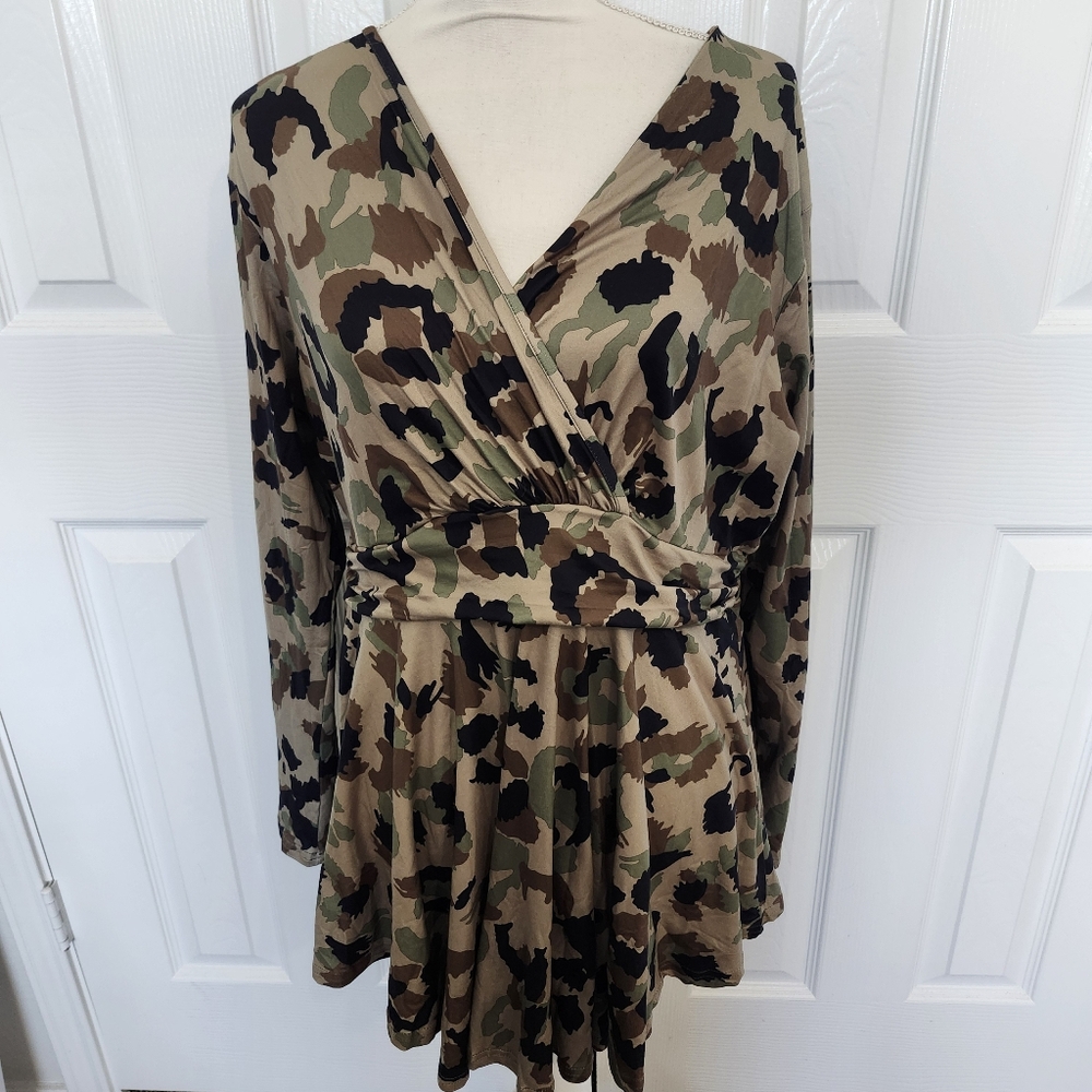 Allegrace Size 1X Green Camo V-neck Faux Wrap Long Sleeve Tunic Top